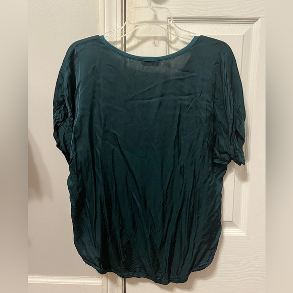 Sofia Made in Italy Tessa Shirt - Picture 2 of 4